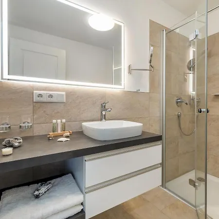 Apartment Wellengefluester
