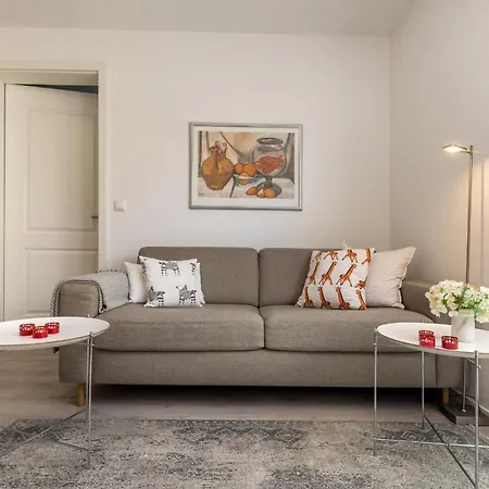 Wellengefluester アパート *